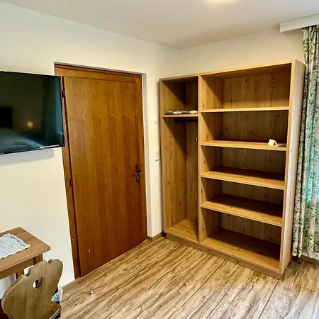 여관 메츠게르비르트 피 헬리