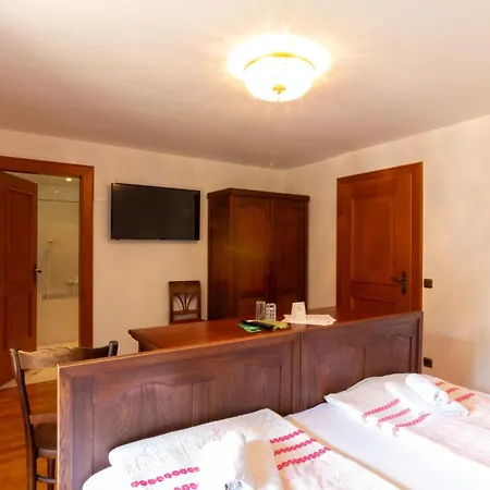 Metzgerwirt Vieh Heli Han/Misafirhane 3*