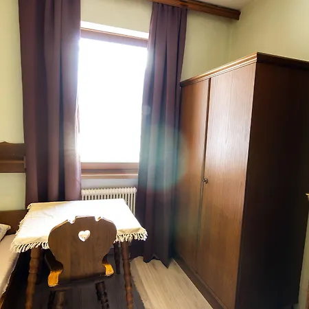 여관 메츠게르비르트 피 헬리 3*