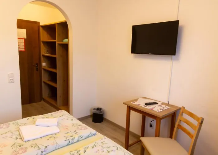 Metzgerwirt Vieh Heli Bad Goisern