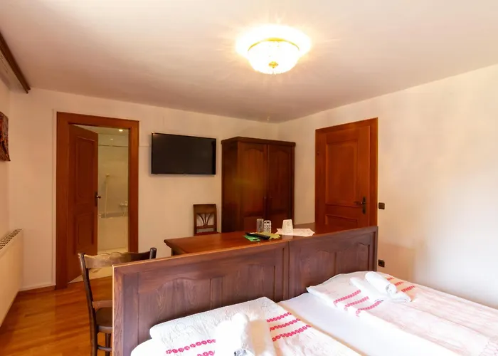 Metzgerwirt Vieh Heli Han/Misafirhane 3*